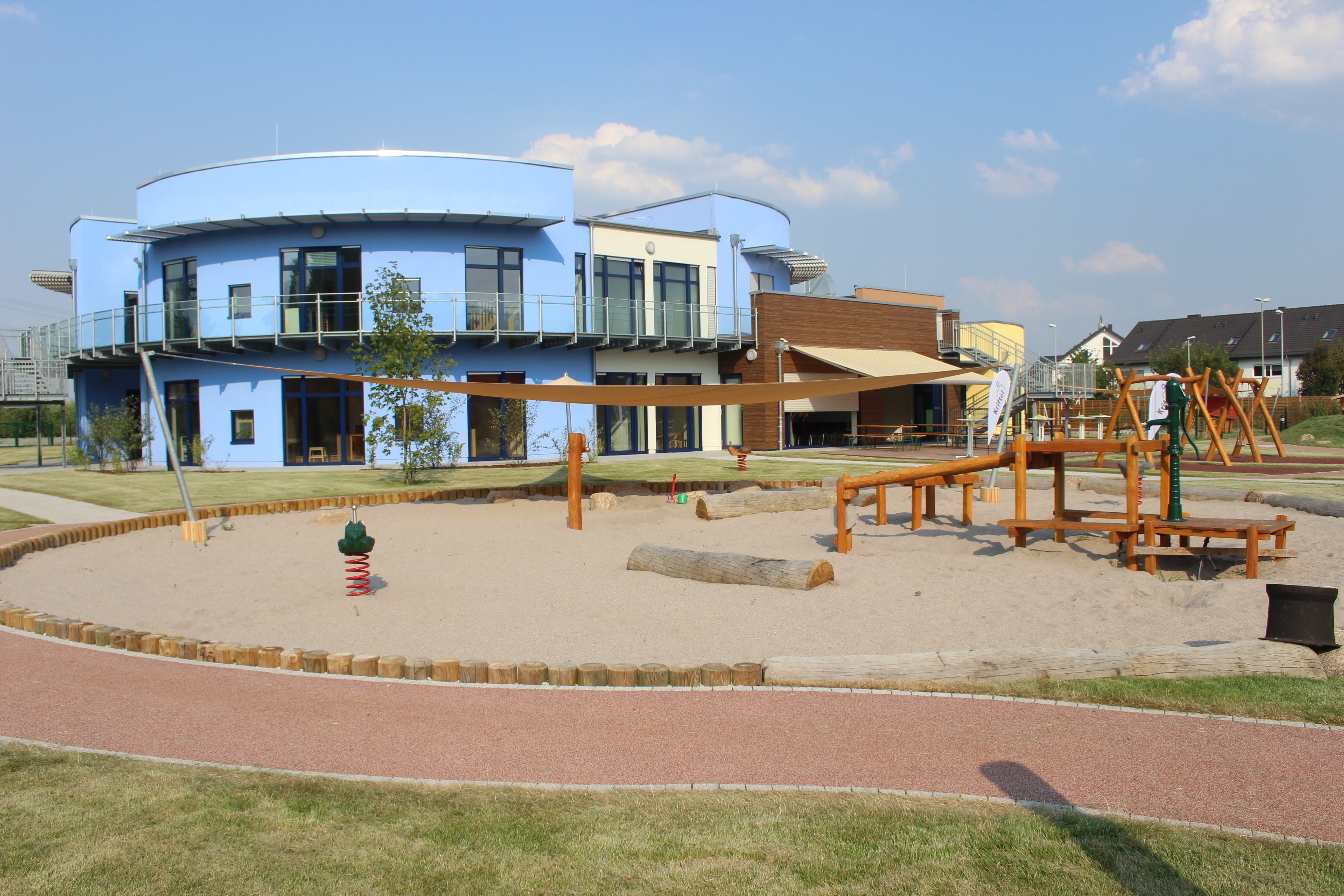 Das leere Außengelände der Kita St. Elisabeth ohne Kinder.