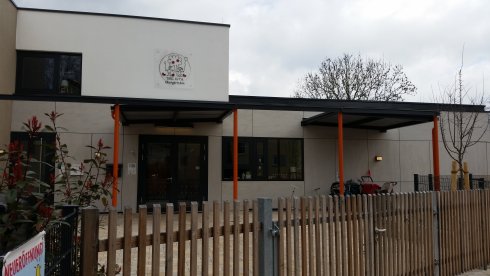 Kita Obstgärtchen von außen Obstgärtchen_Außenansicht.jpg