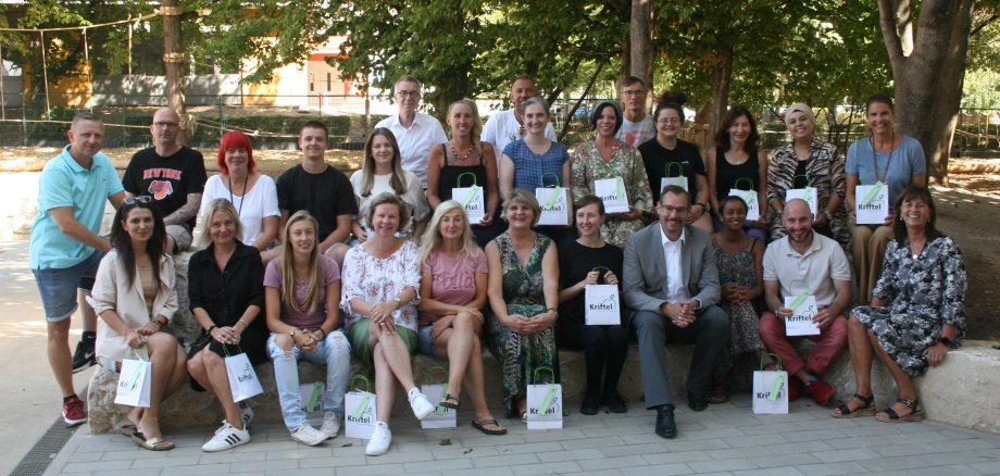 Gruppenfoto: Lichtblick-Team mit Bürgermeister.