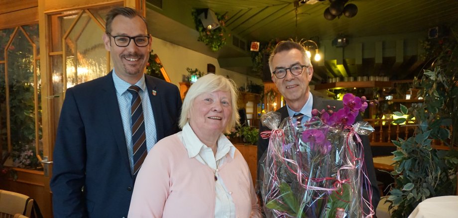 Gerlinde Sittig an ihrem 75sten Geburtstag mit Seitz und Jirasek.