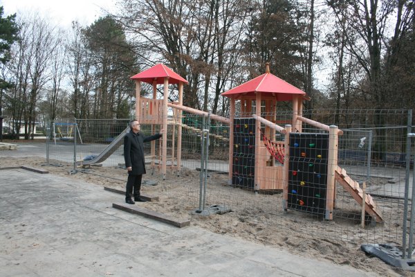 Neues Spielgerät Freizeitpark (3).JPG
