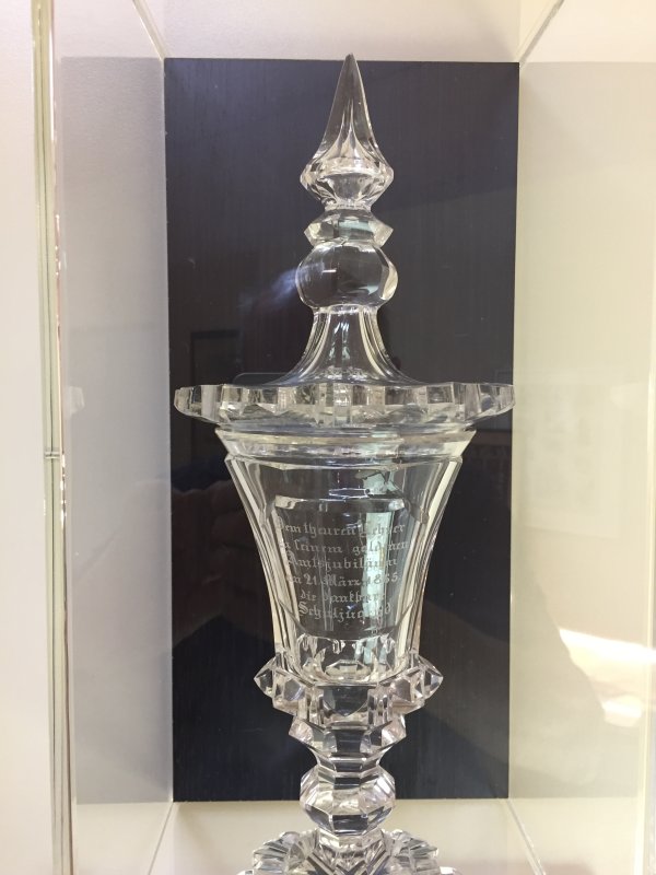 Schulmuseum_Pokal für Lehrer (2).JPG