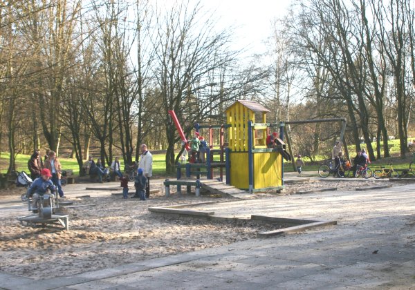 Spielplatz Freizeitpark_2007.jpg