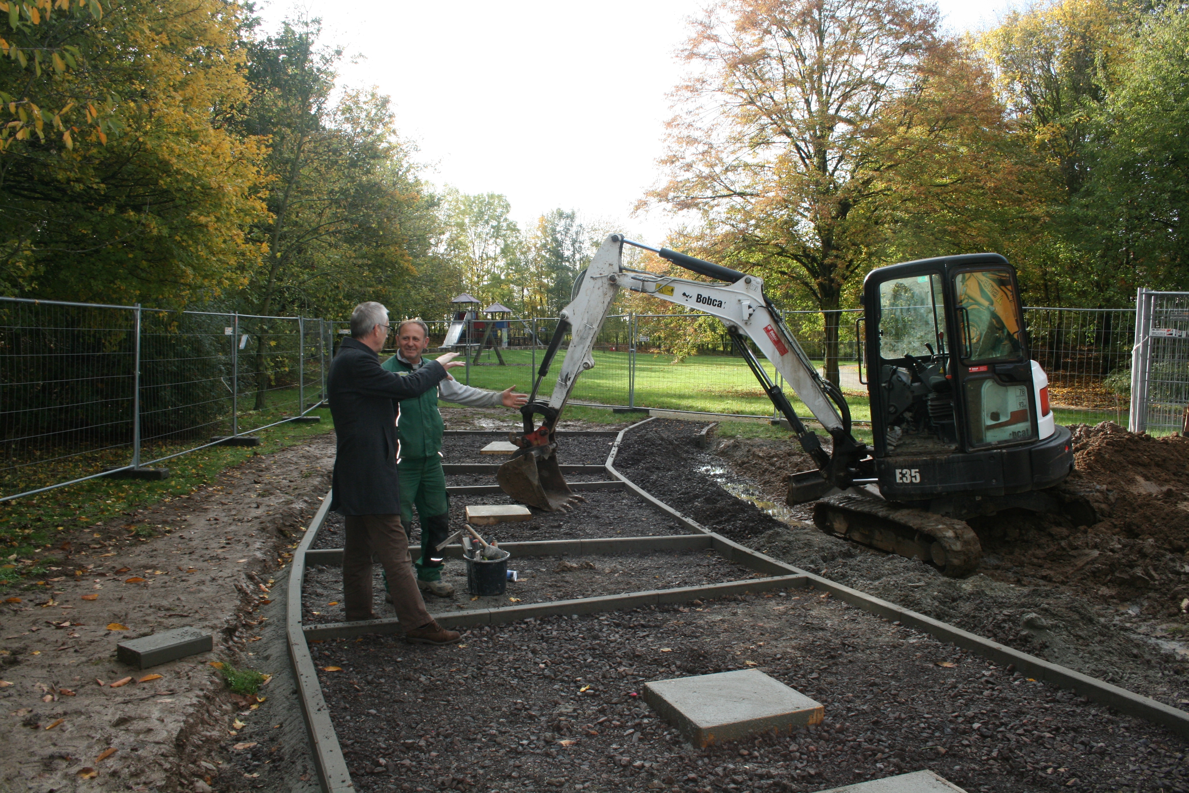 Franz Jirasek auf der Baustelle in der Freizeitanlage Hinter'm Linsenberg.
