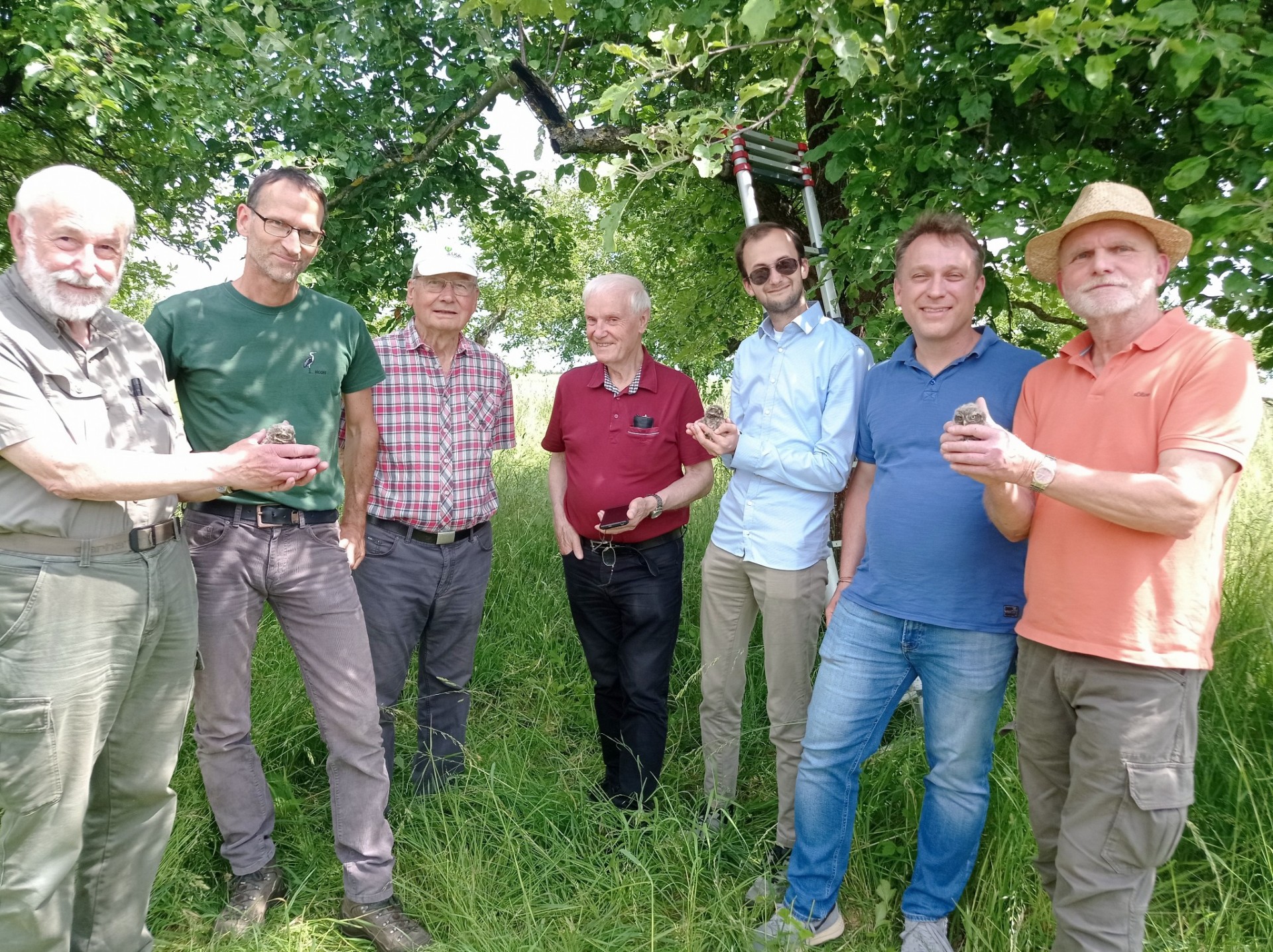 Das Team mit Steinkäuzchen.