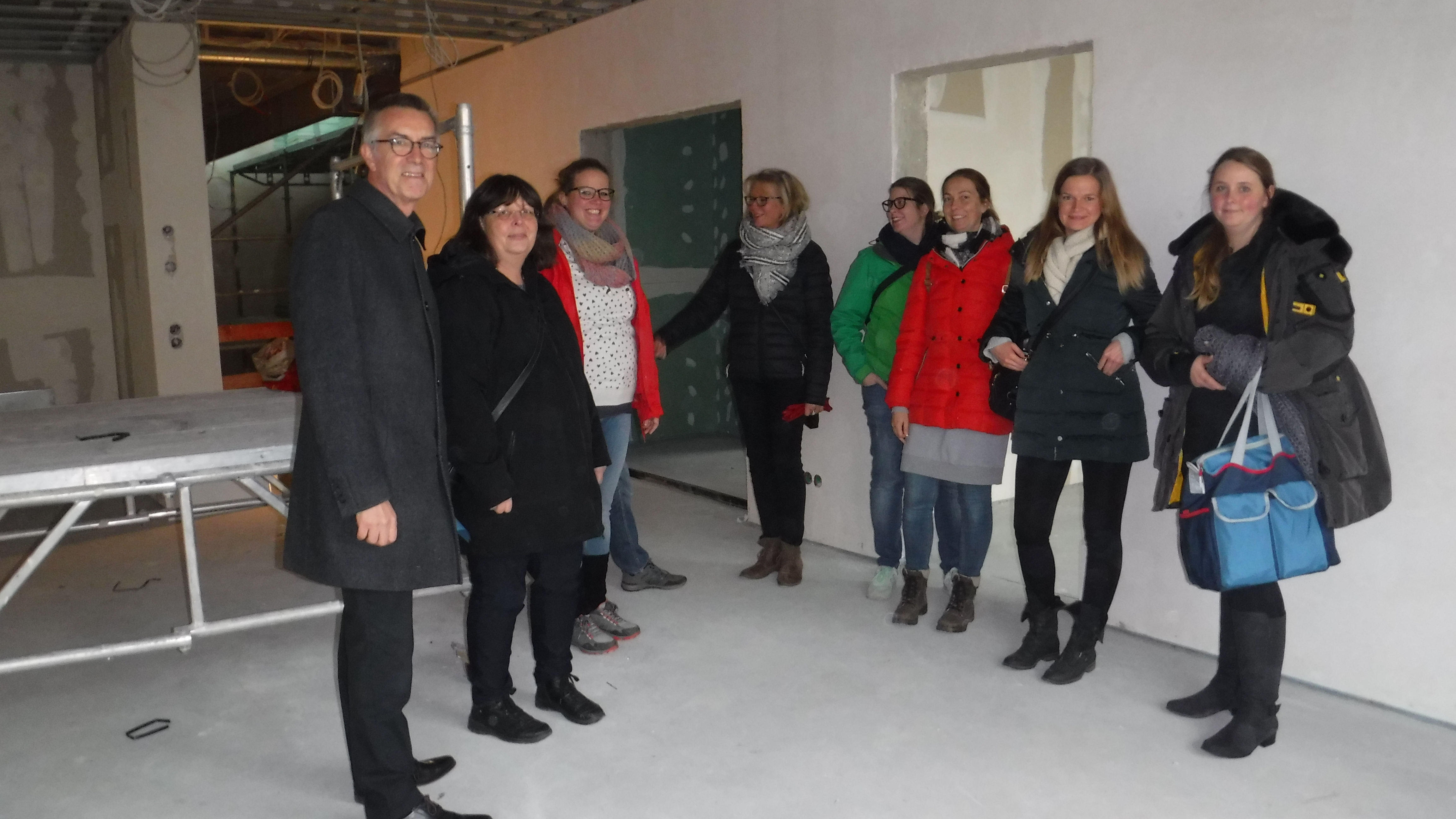 Franz Jirasek mit dem Kitateam im Neubau.