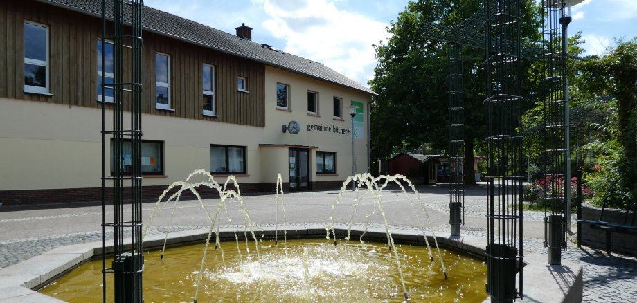 Die Bücherei von außen.