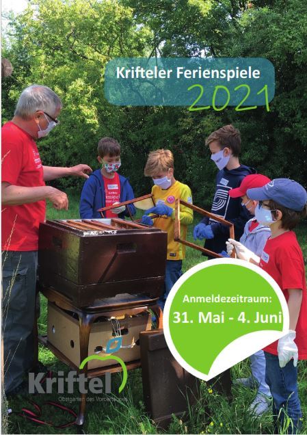 Imker mit Kindern in der Natur.