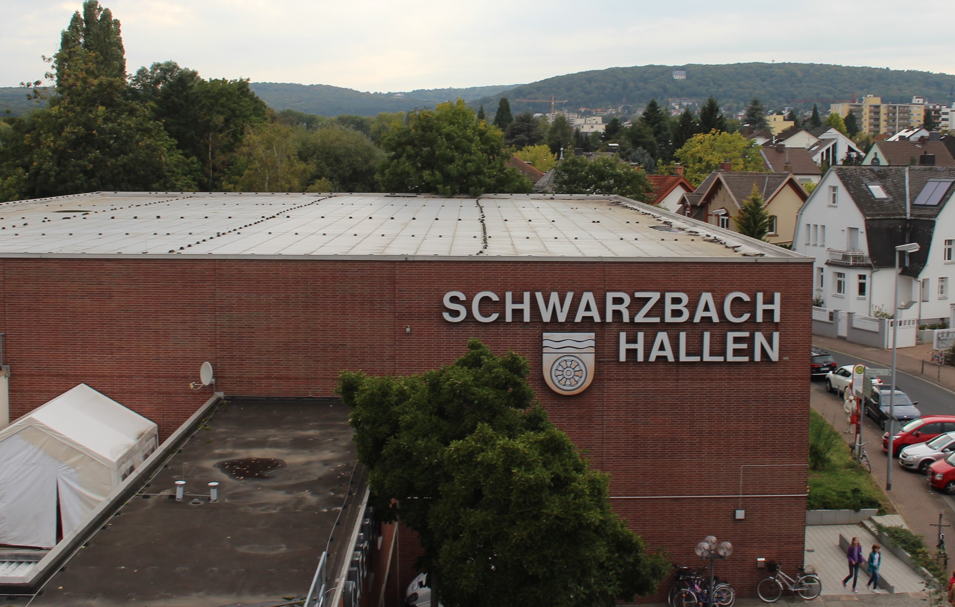 Das Flachdach der Halle.