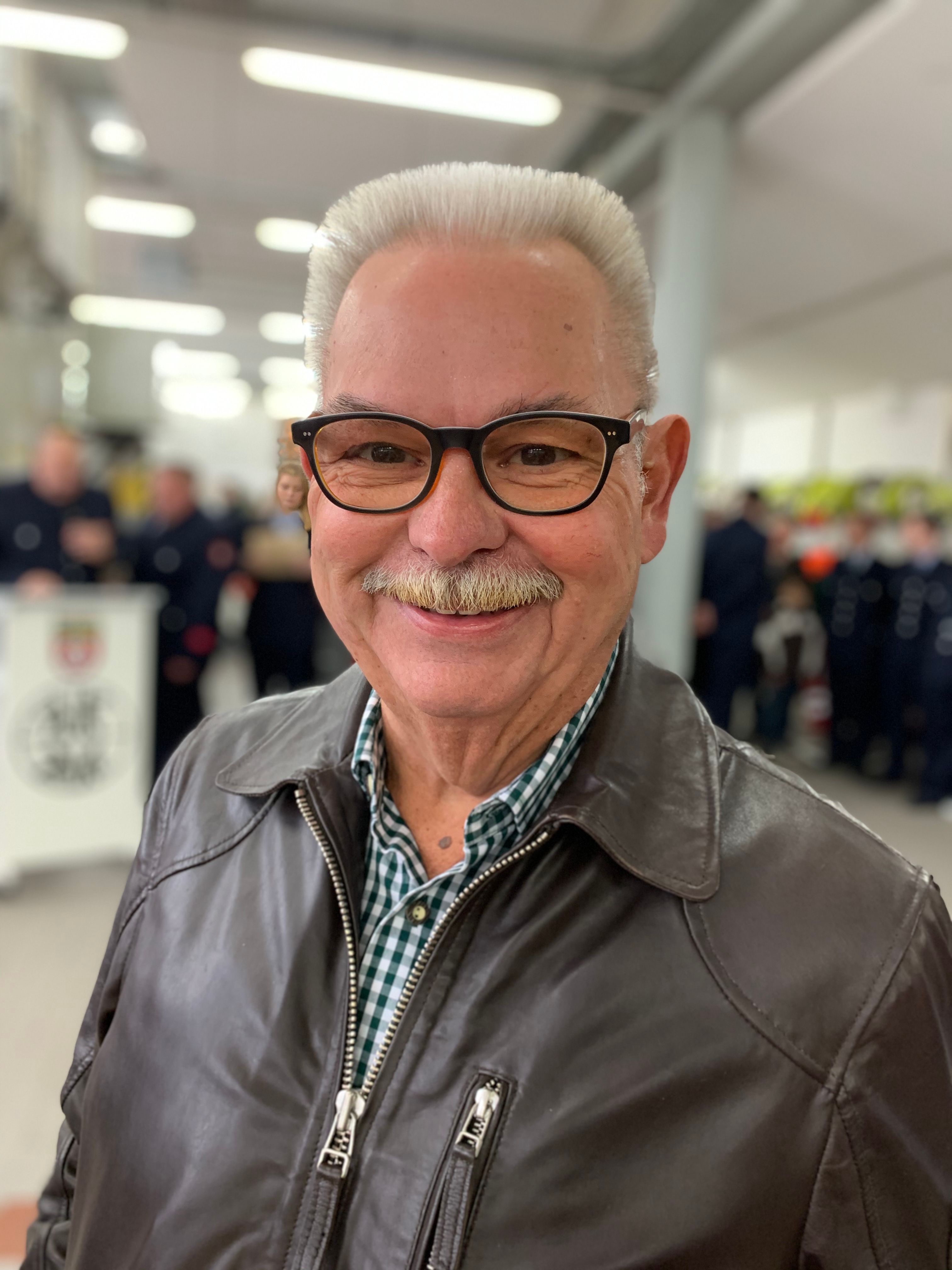 Didi Deyhle lacht in die Kamera.