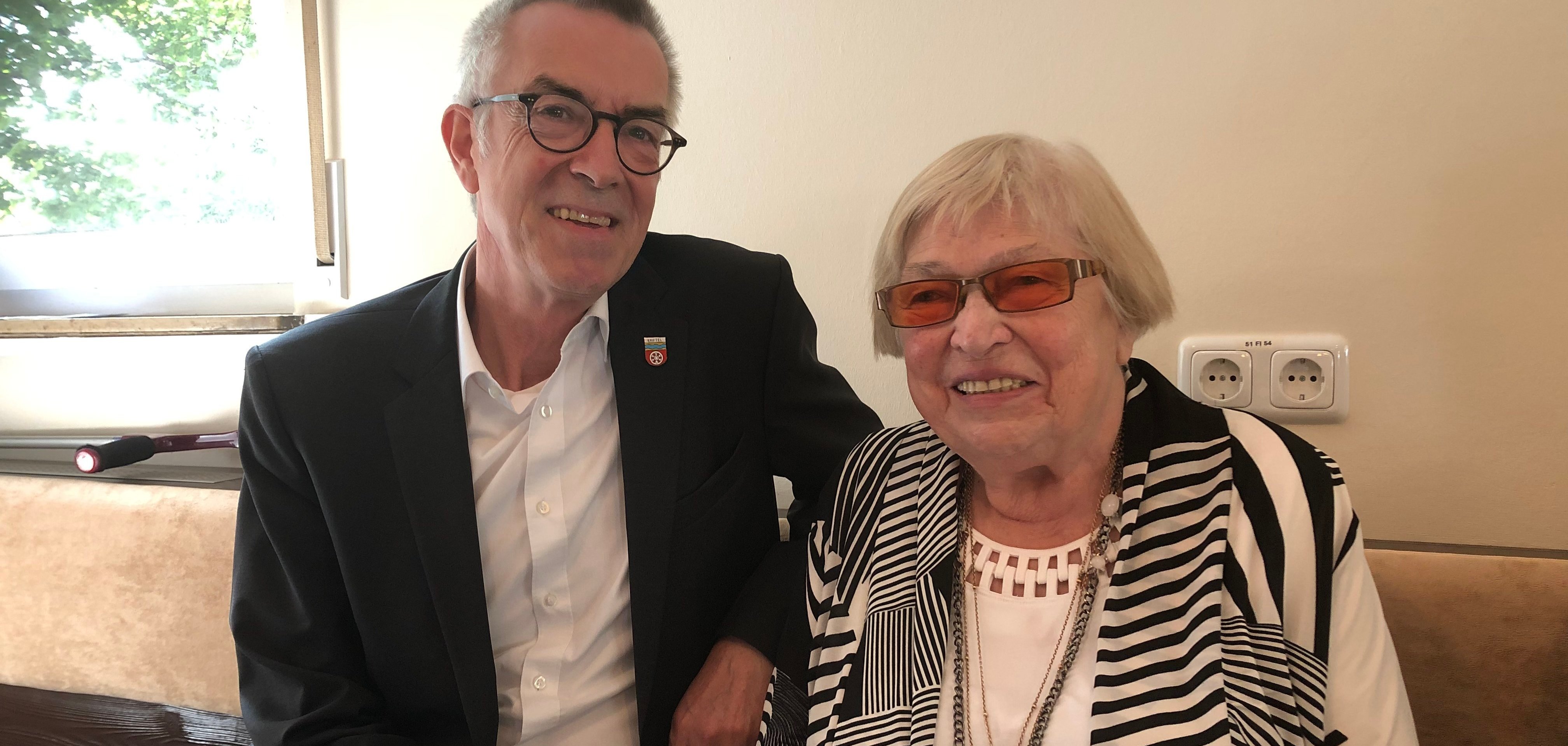 Jirasek und Richter beim Kaffee.