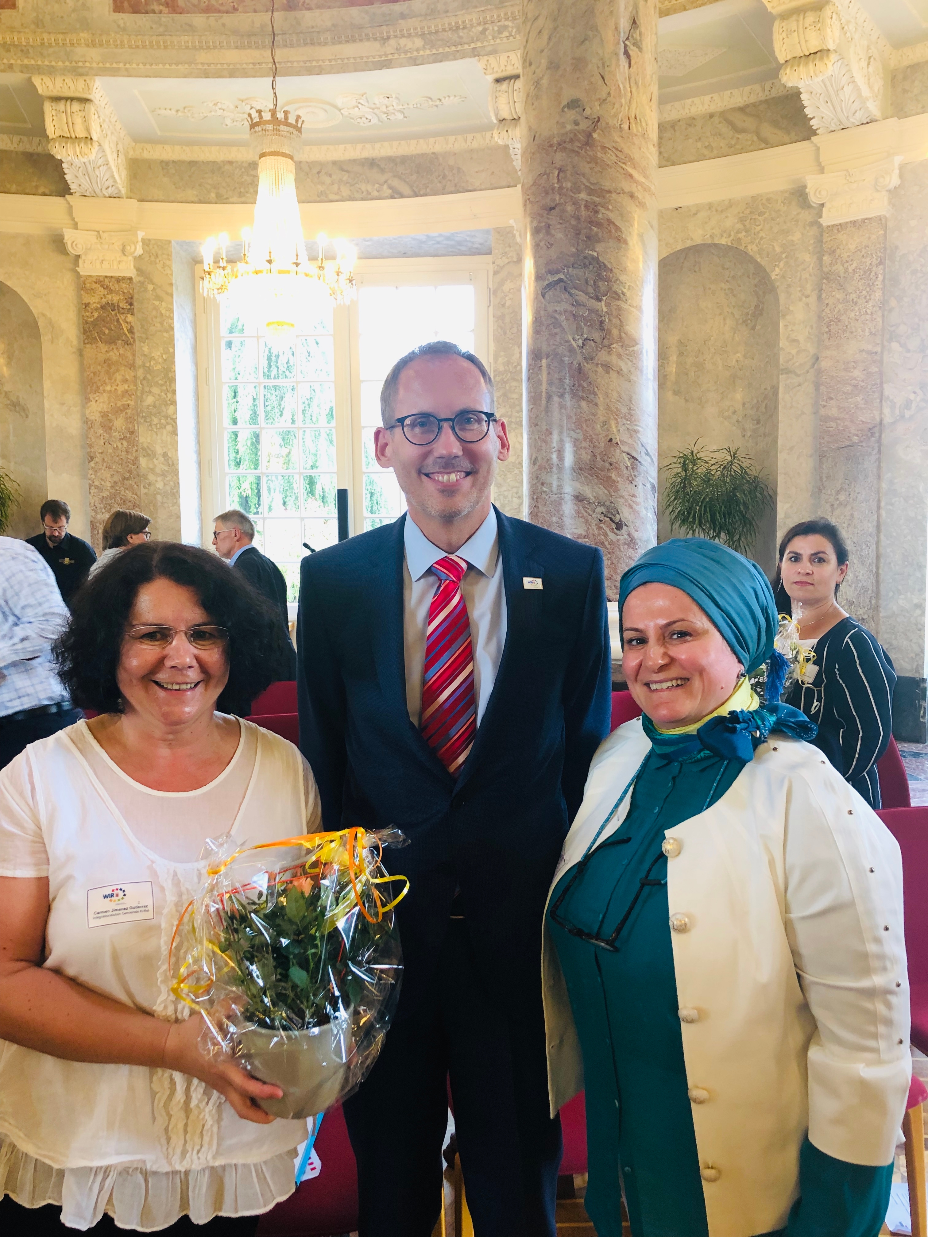Carmen Jimenez mit Minister Klose und Semiha Eroglu-Buch.