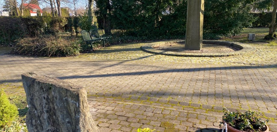 Der Brunnen auf dem Friedhof.