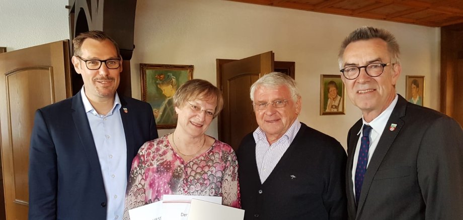 Ehepaar Hoss, Bürgermeister Seitz und Franz Jirasek.