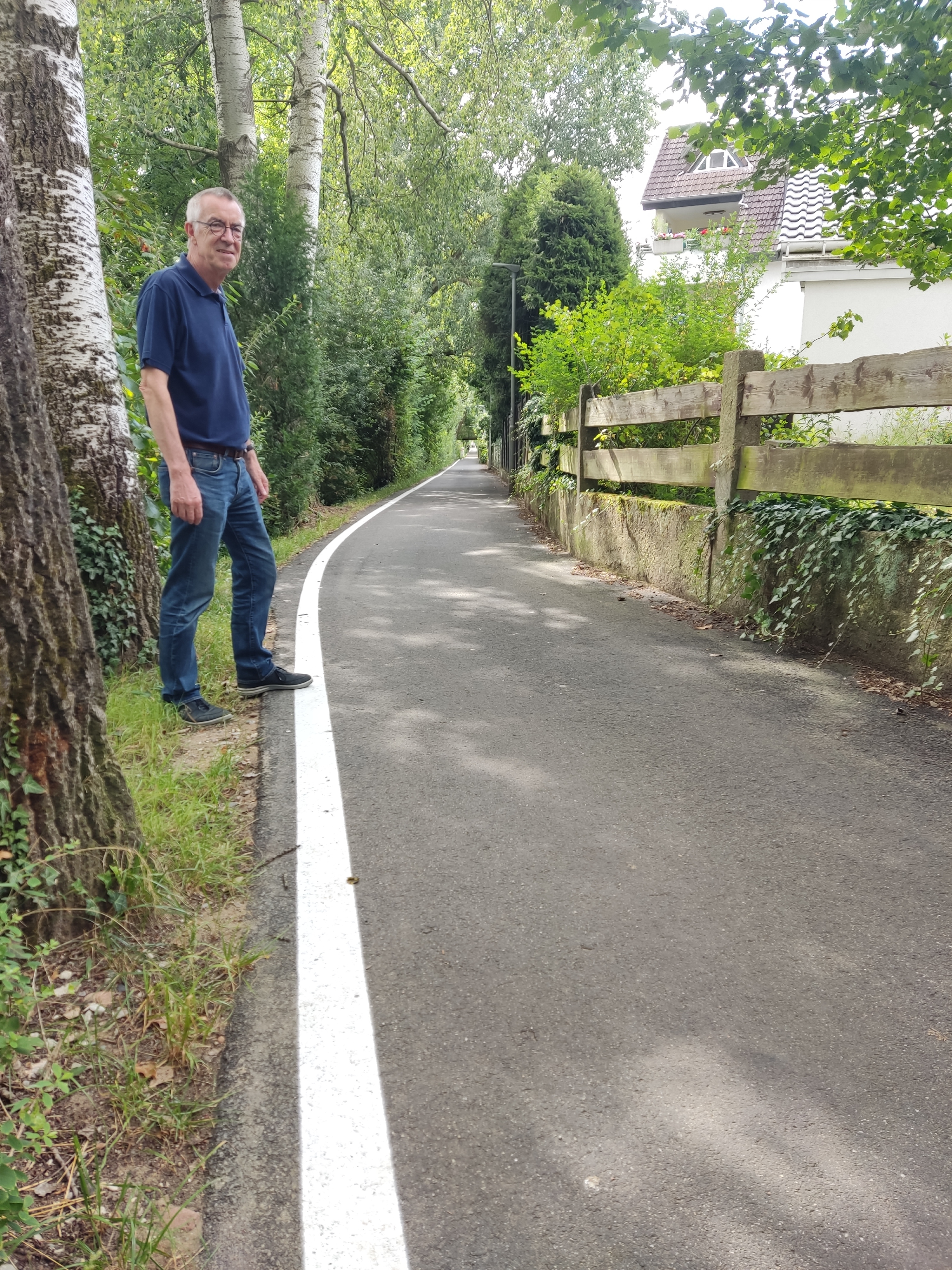 Jirasek neben Linie.