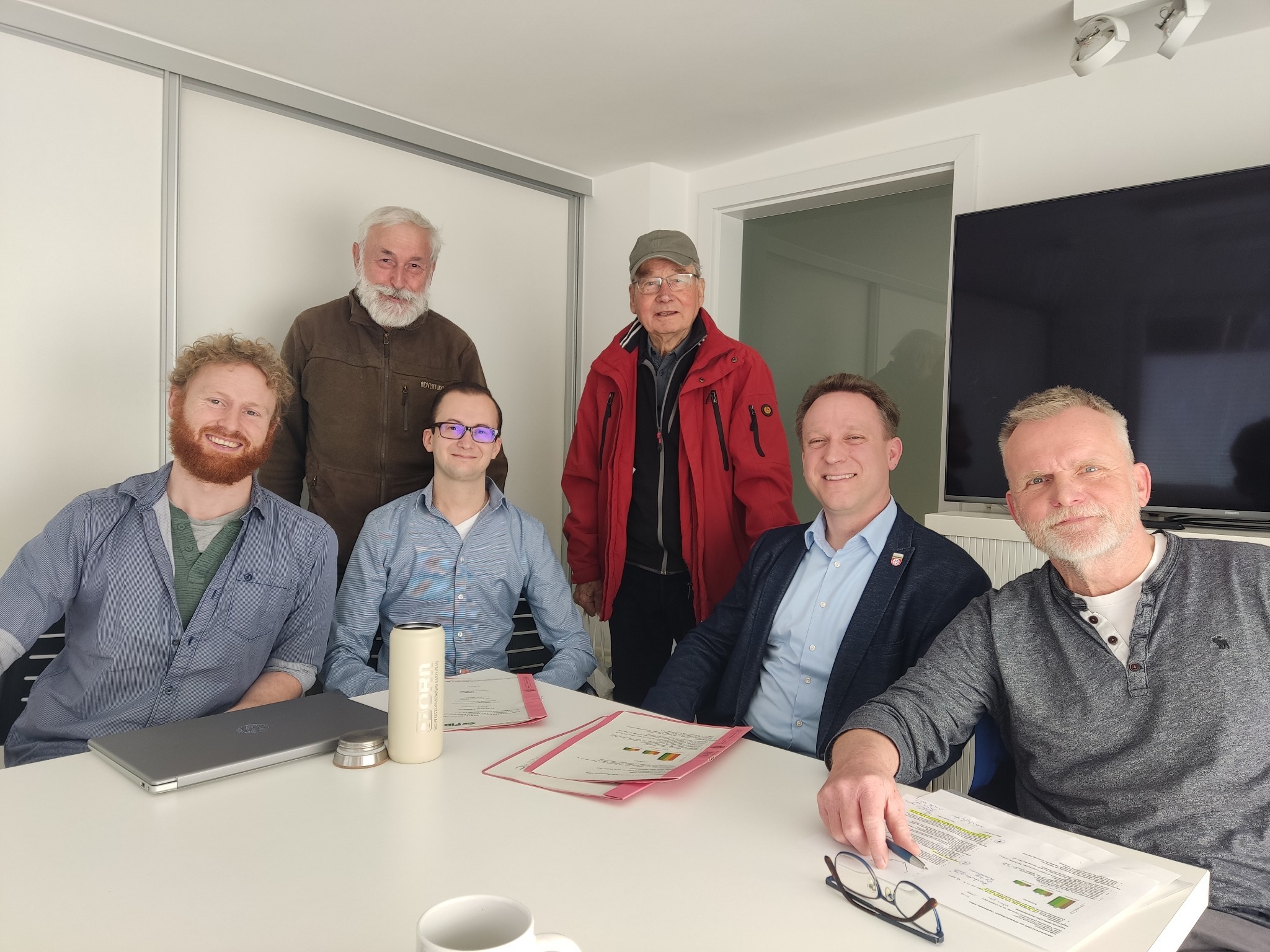 Das Team Vogelschutz beim Gespräch im Rathaus.