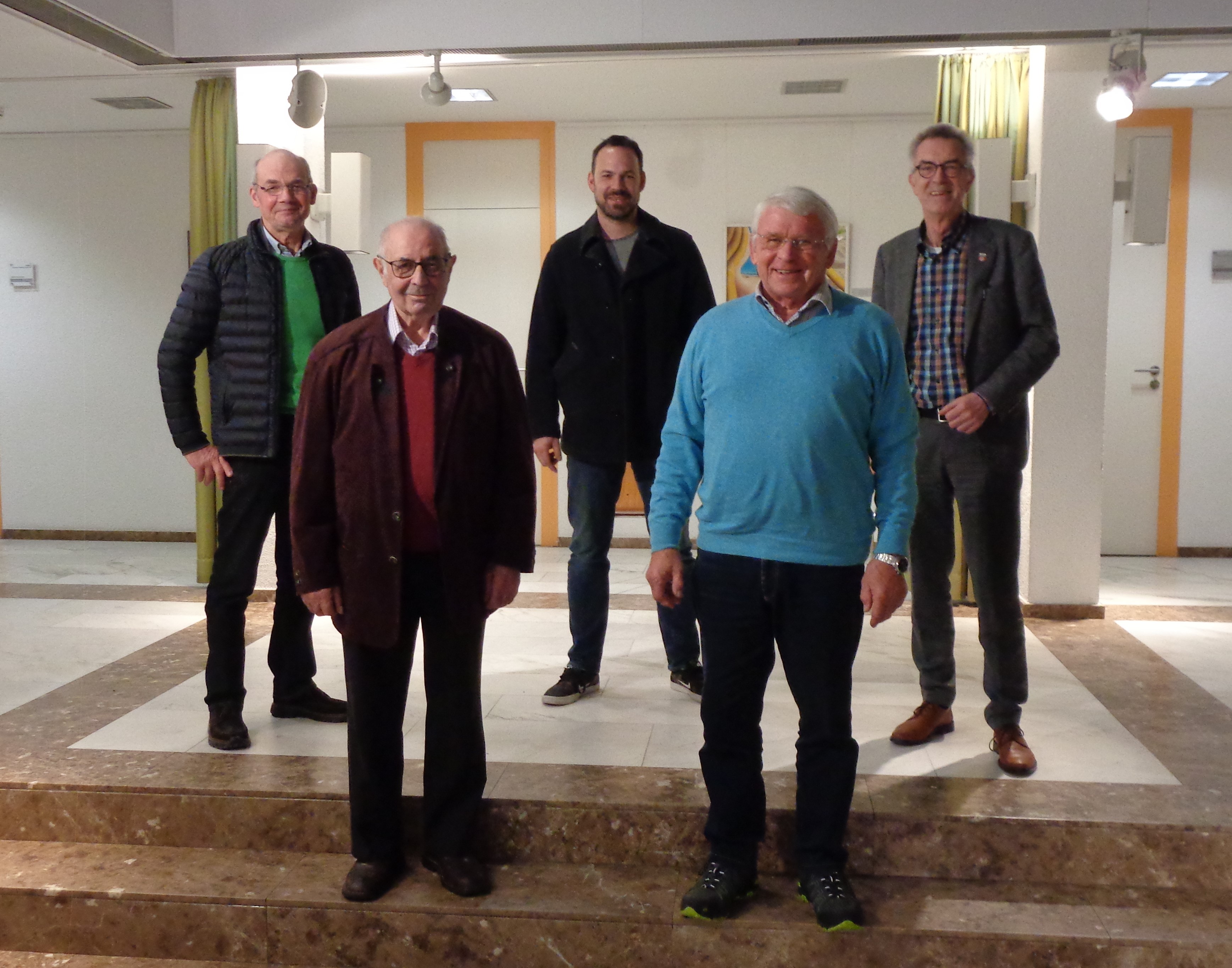 Der Vorstand der Jagdgenossenschaft im Foyer des Rathauses.