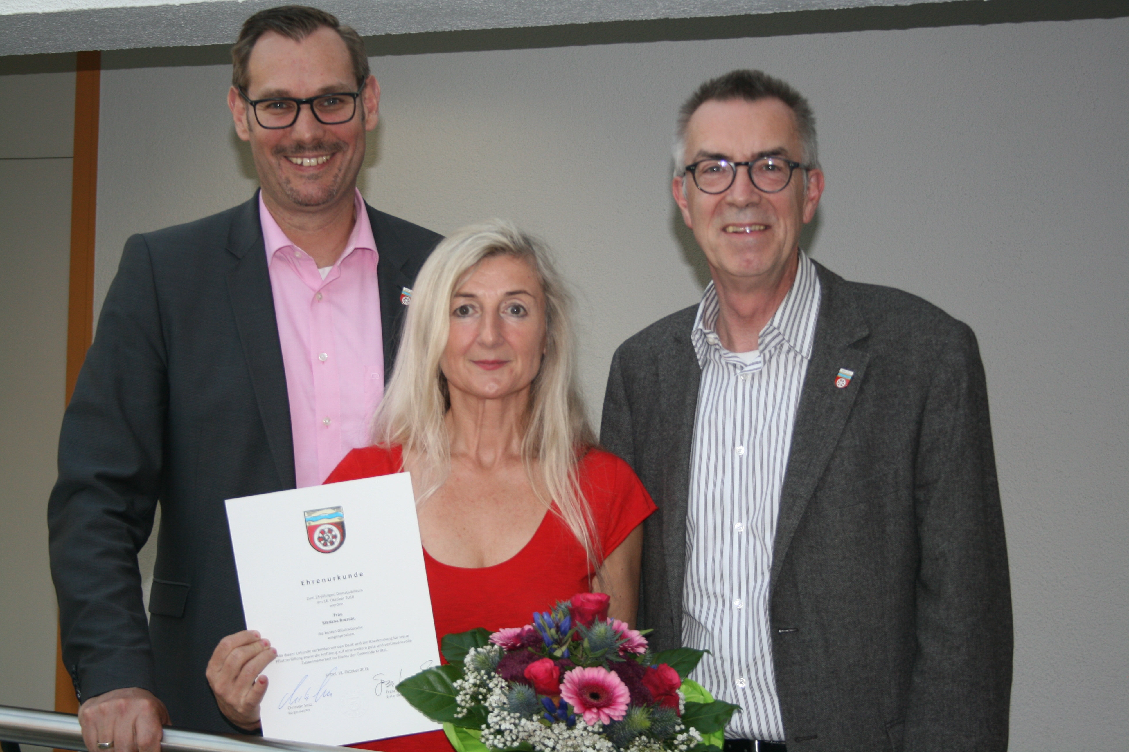 Sladana Bressau mit Bürgermeister Seitz und Franz Jirasek.