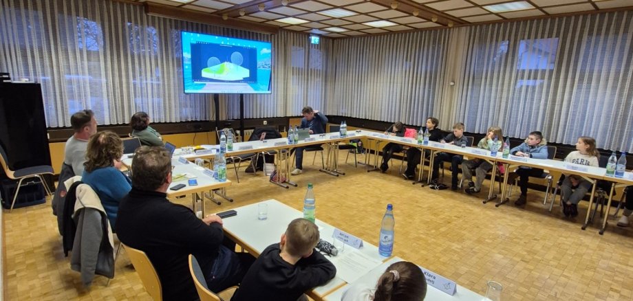 Der Kinderbeirat tagt im Rathaus.
