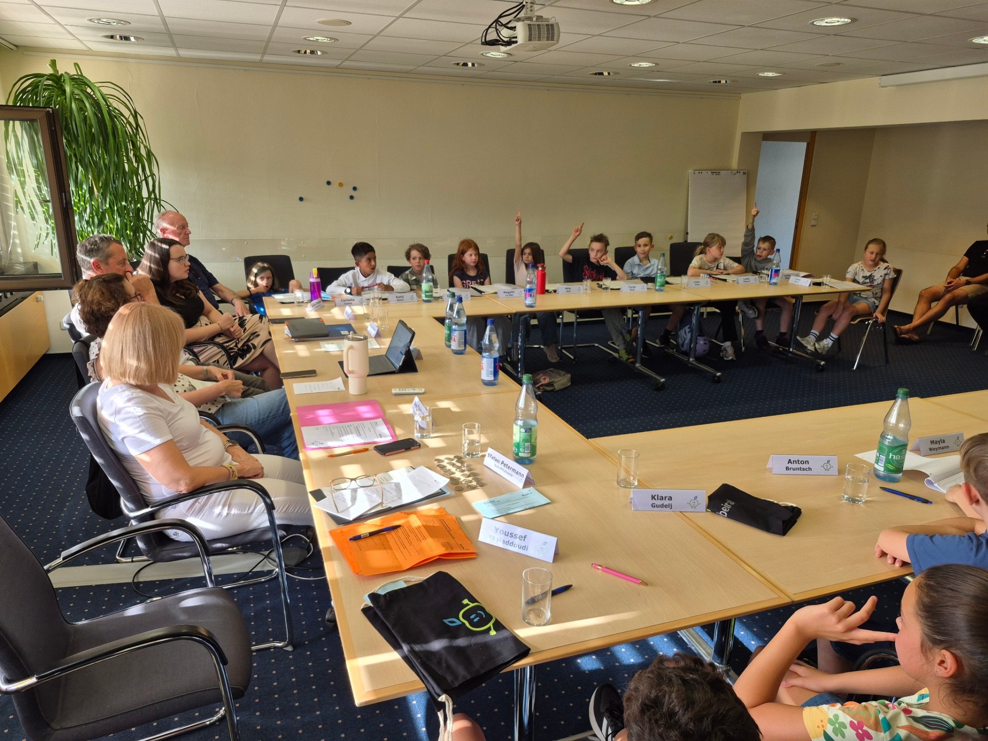 Sitzung in Saal 2.
