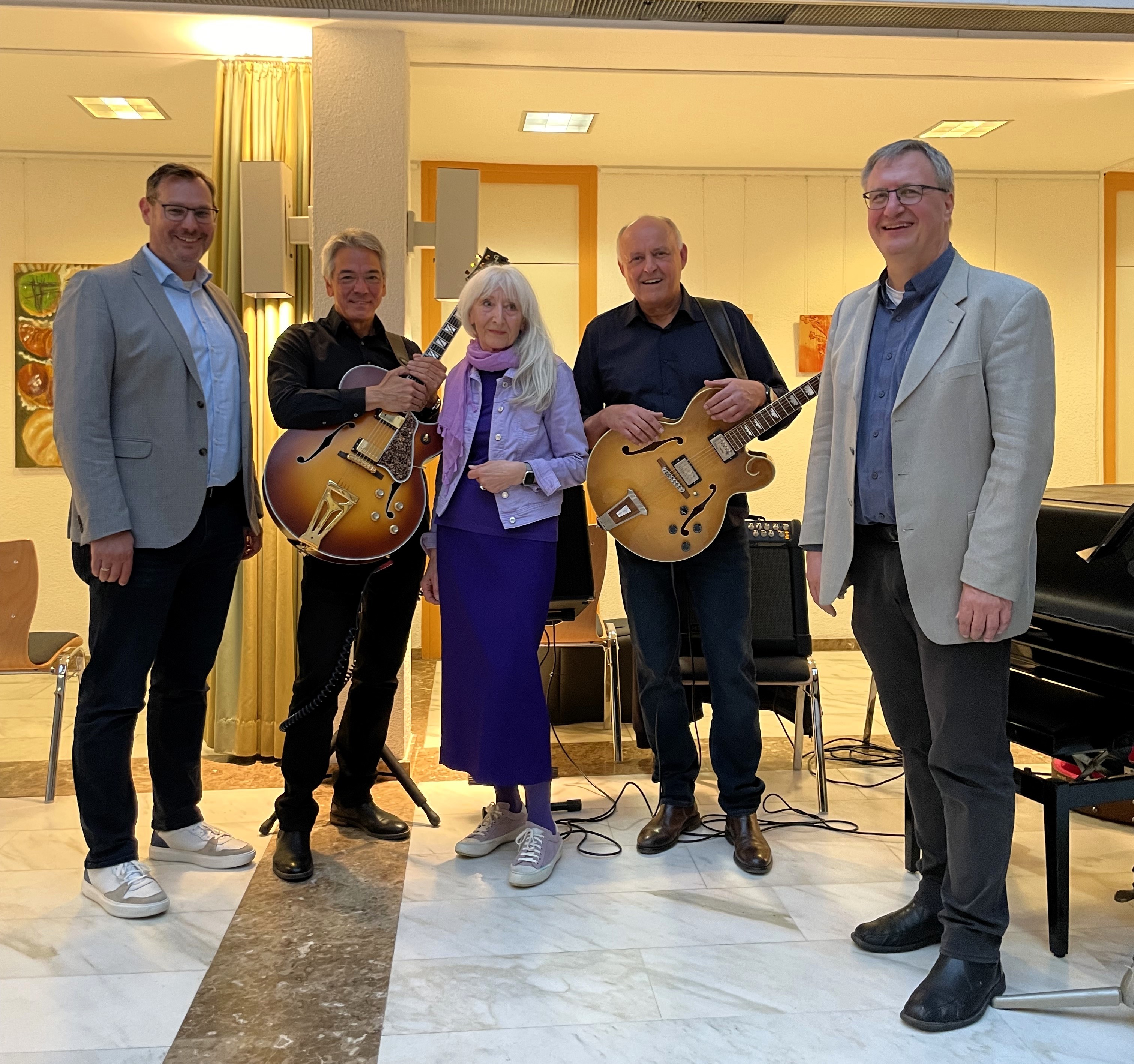 Promis bei der Vernissage.