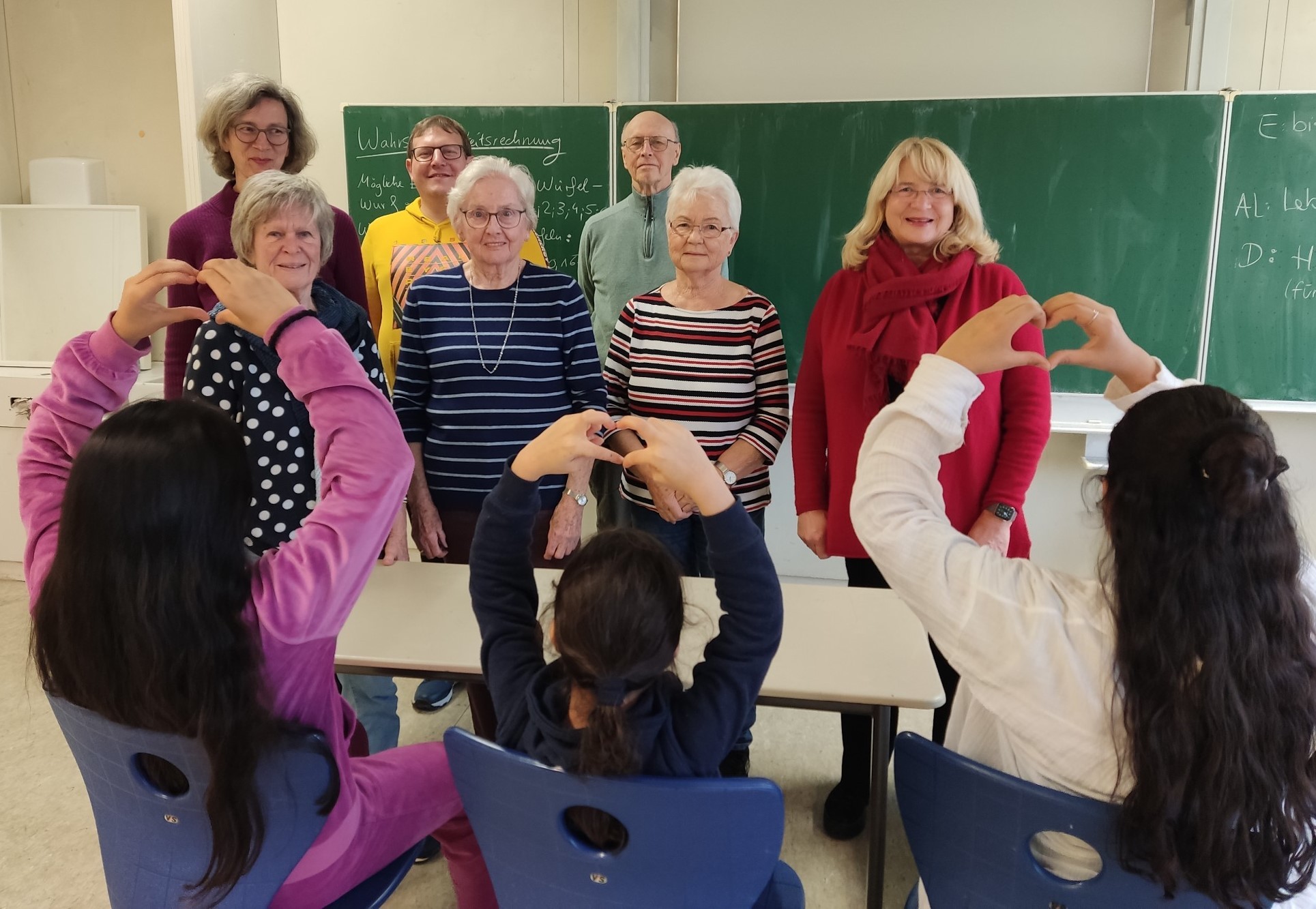 Das Team mit Kindern.