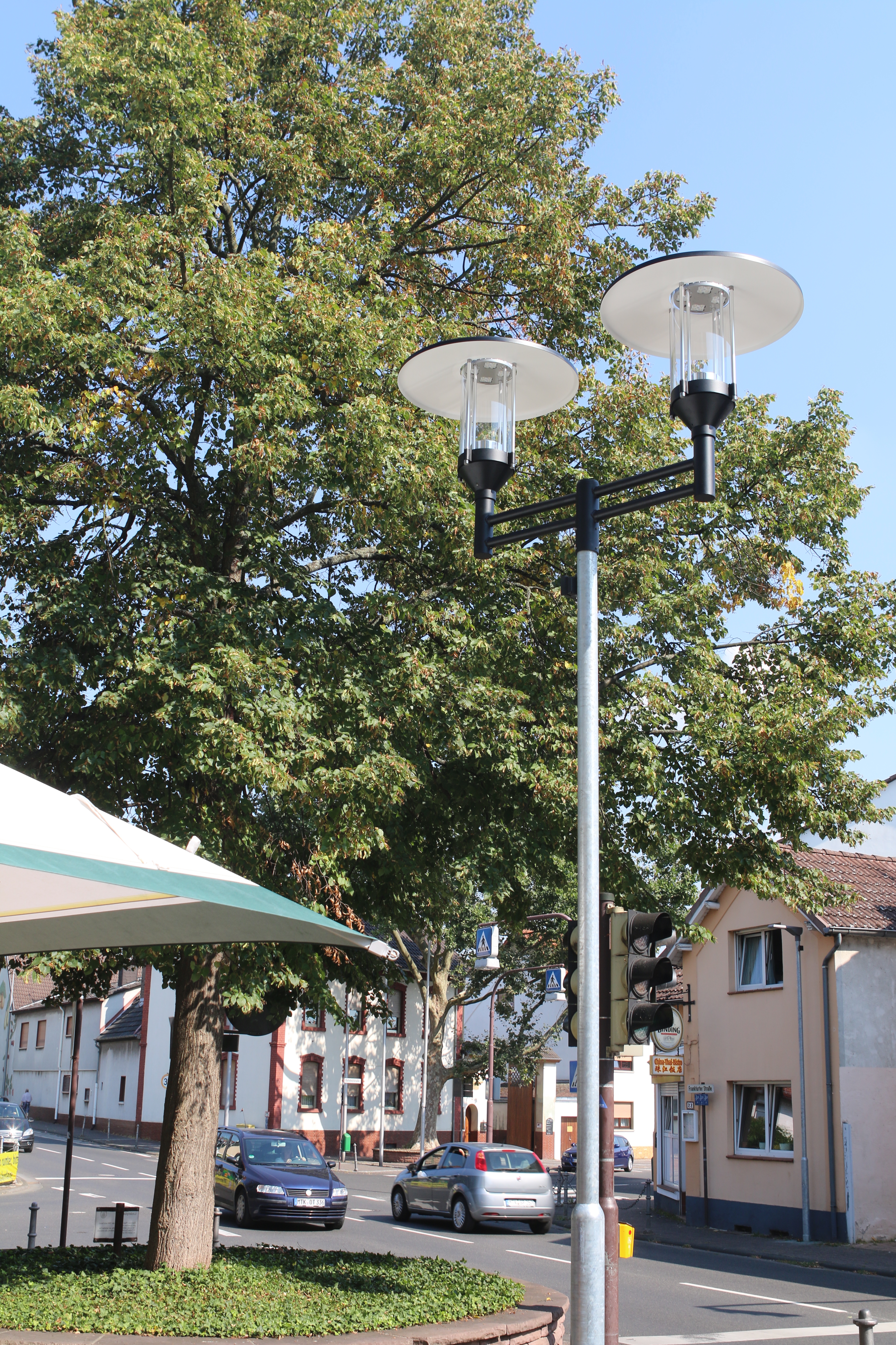 Die neuen Straßenlaternen am Lindenplatz.