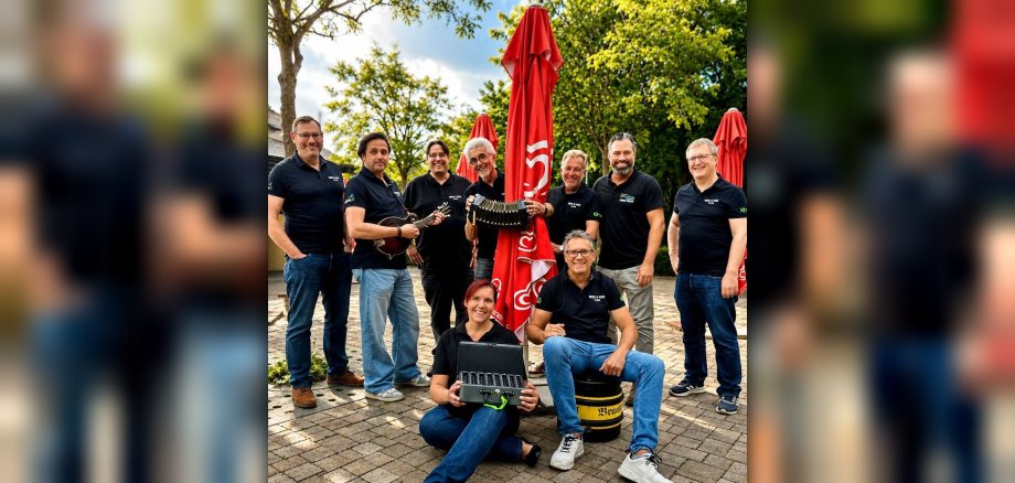 Das Orgateam. Foto mit KI bearbeitet