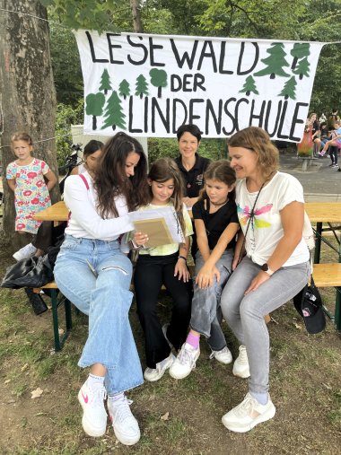 Viel los im Lesewald.