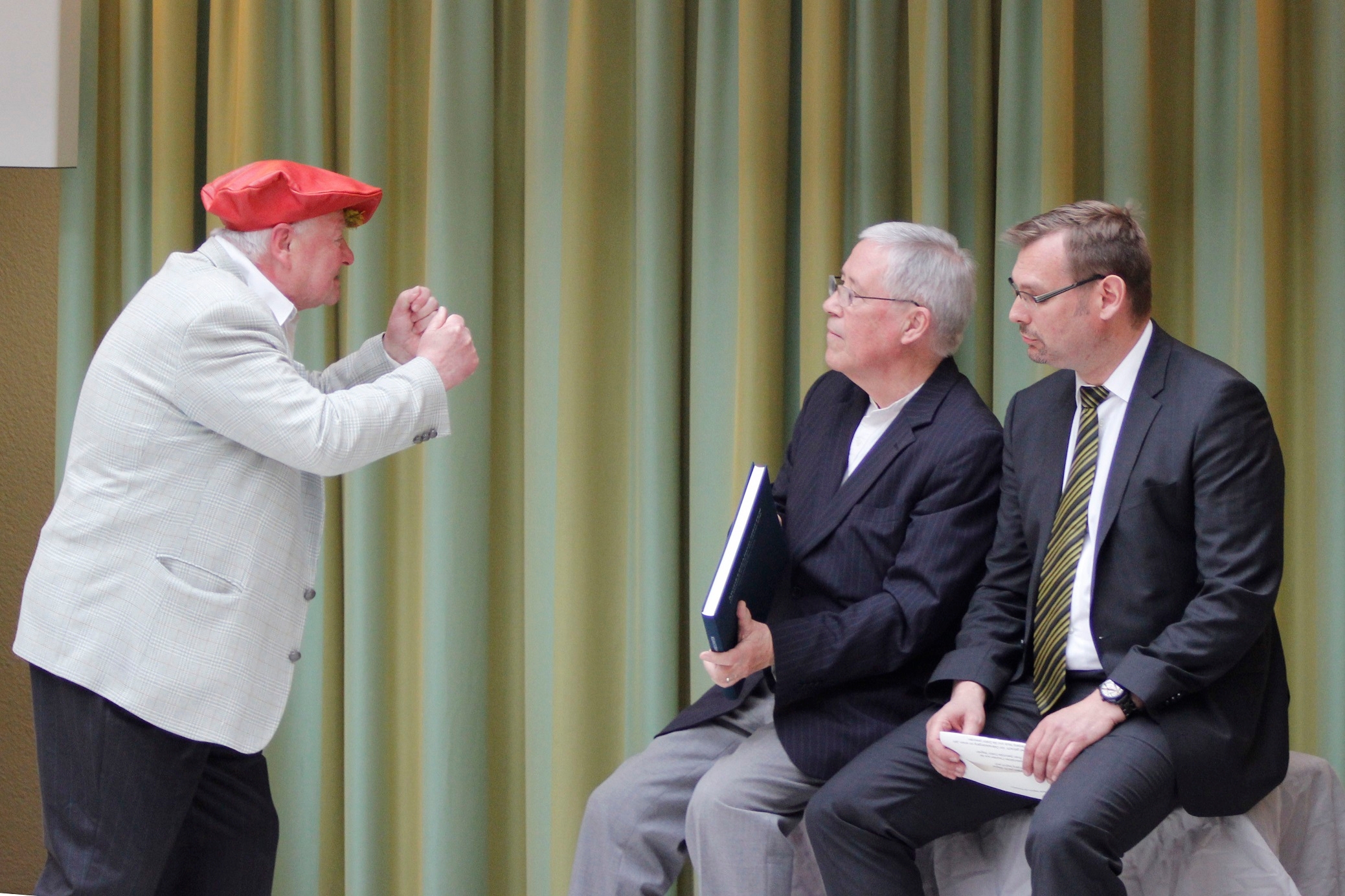 Meyer, Vollmert und Seitz beim literarisch-musikalischen "Obstlerspaziergang" 2016.