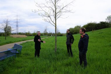 Besprechung im Ziegeleipark.