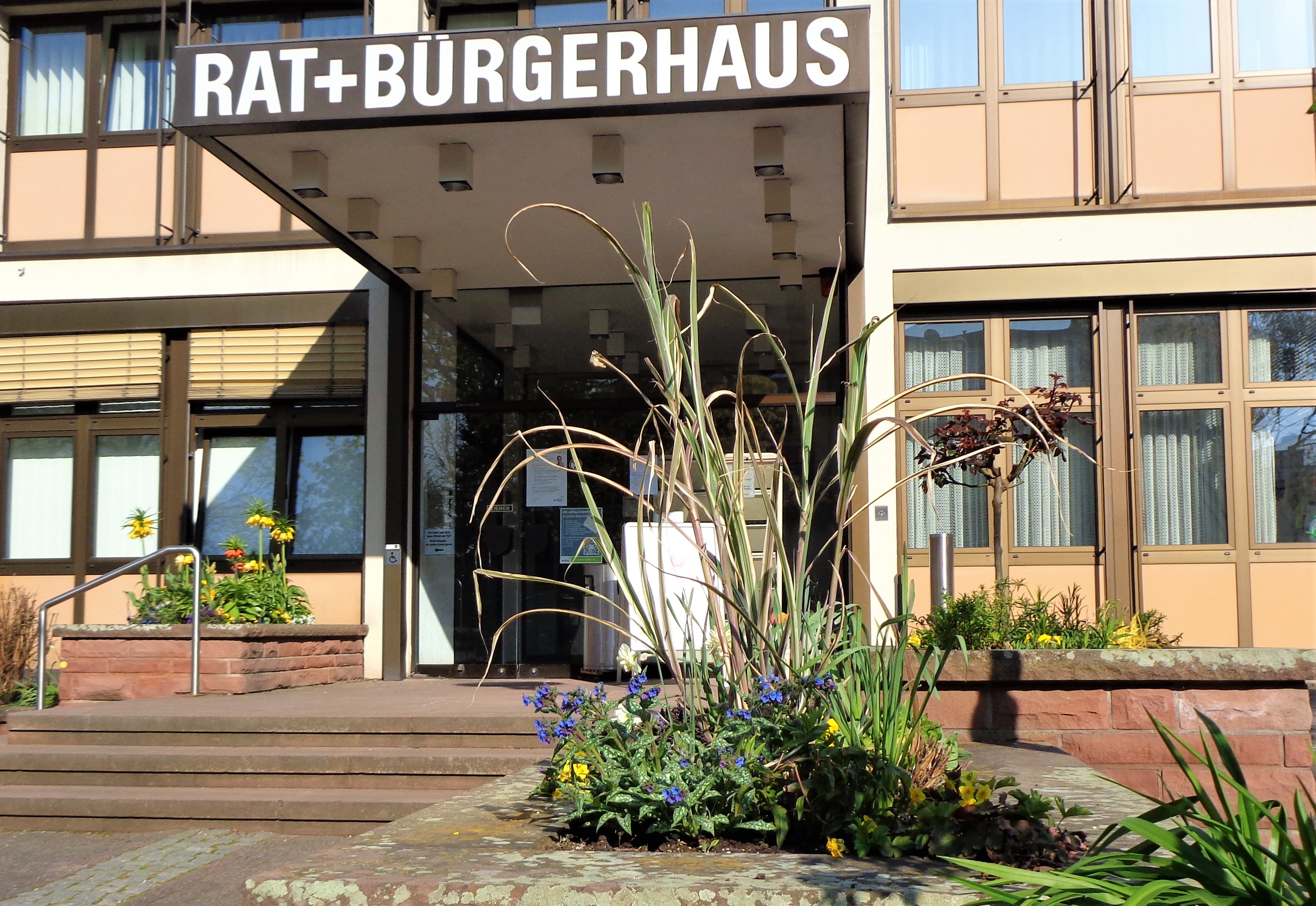 Das Rat- und Bürgerhaus.