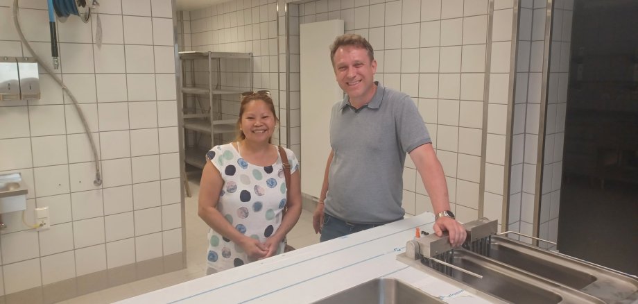 Müller und Mohr in der neuen Küche.