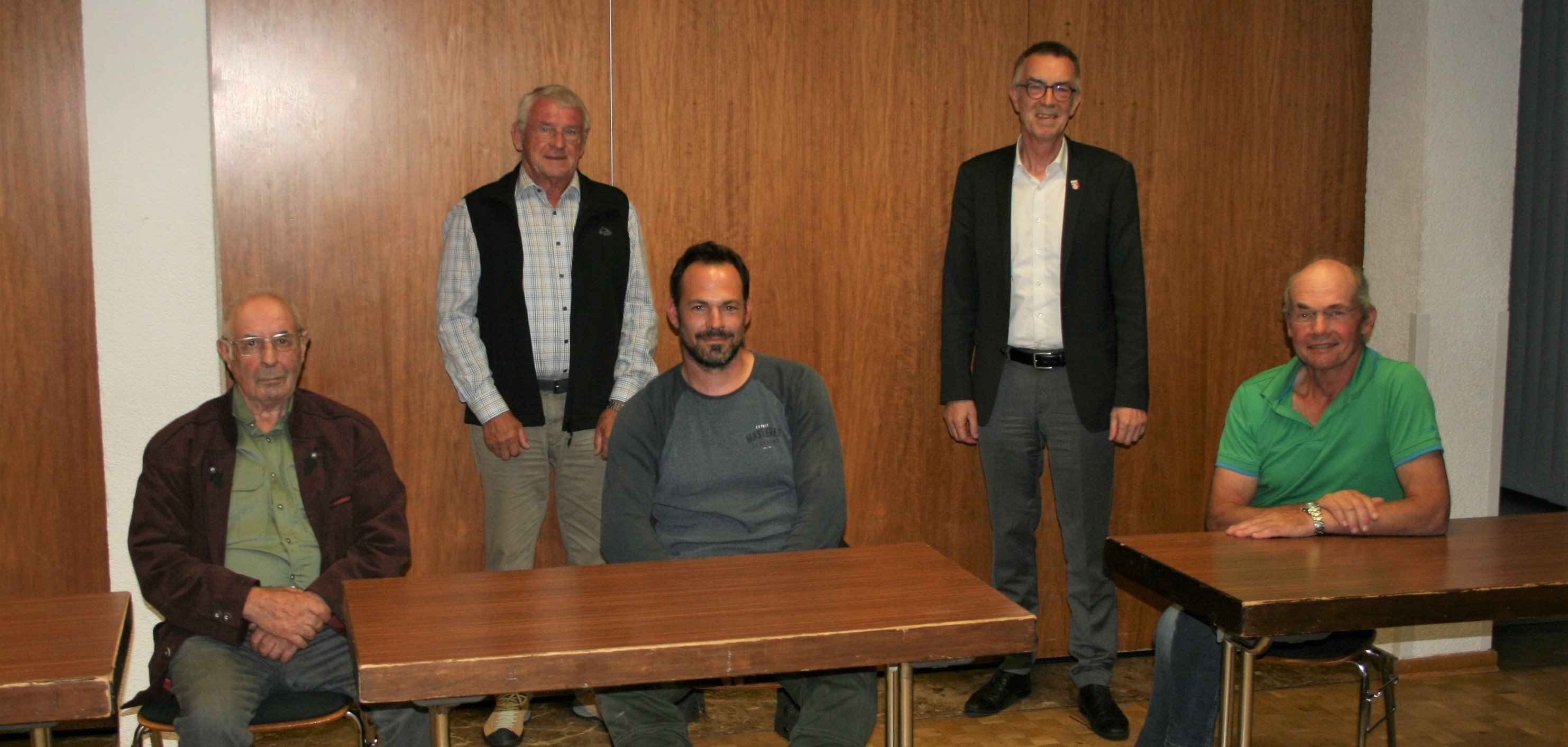 Jagdvorsteher, Jagdpächter und der Erste Beigeordnete Franz Jirasek nach der Sitzung.