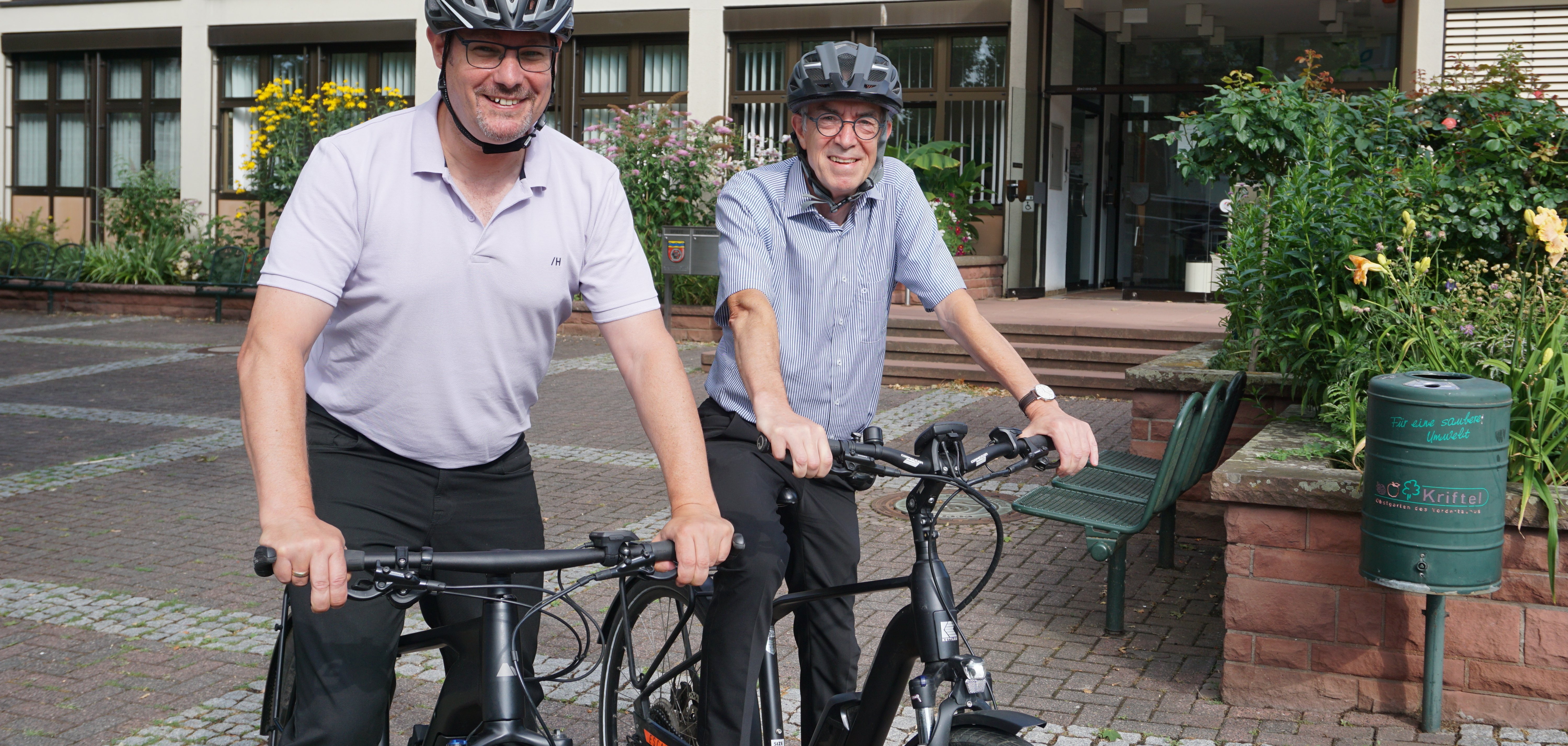 Seitz und Jirasek auf dem Rad.