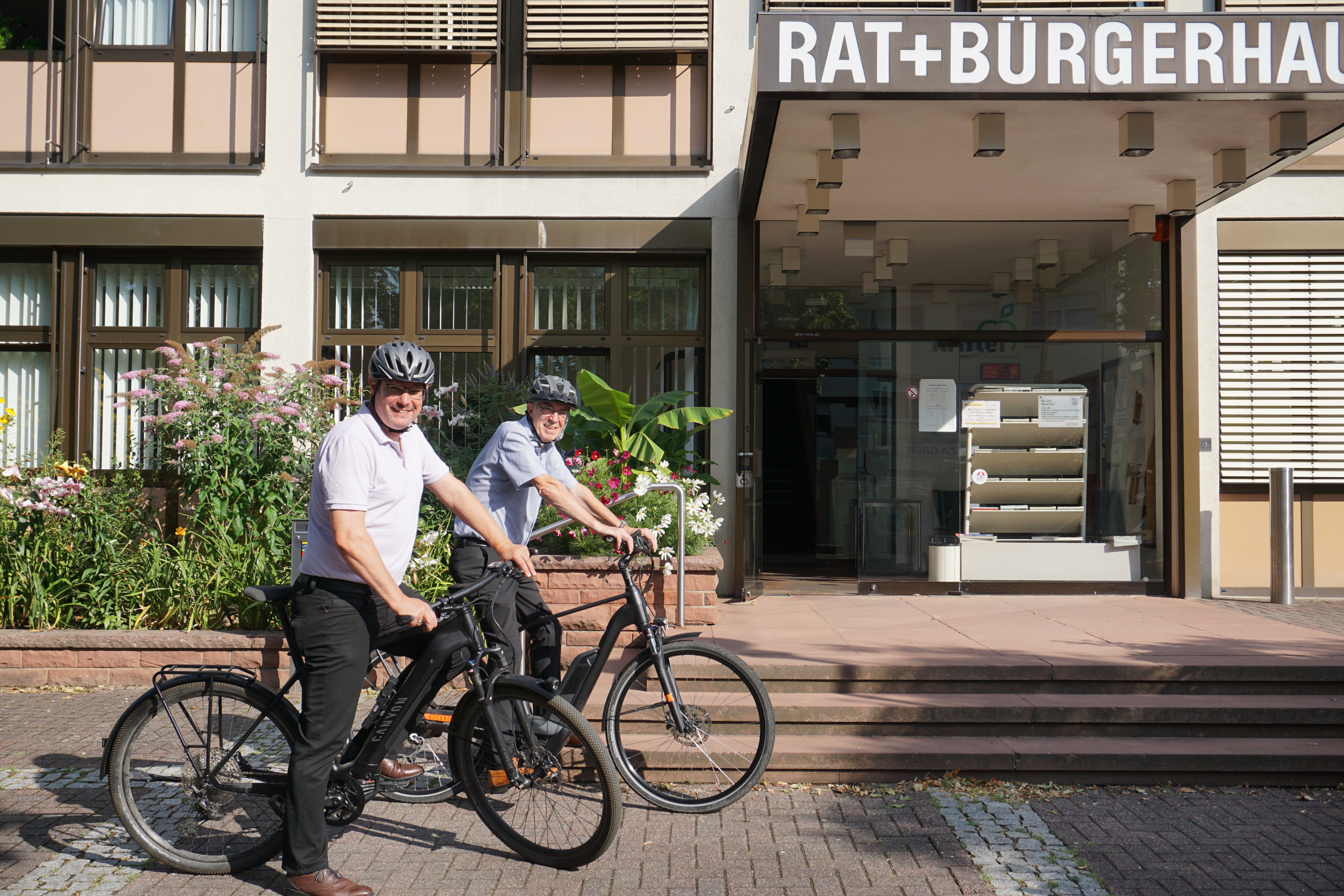 Seitz und Jirasek auf dem Rad.