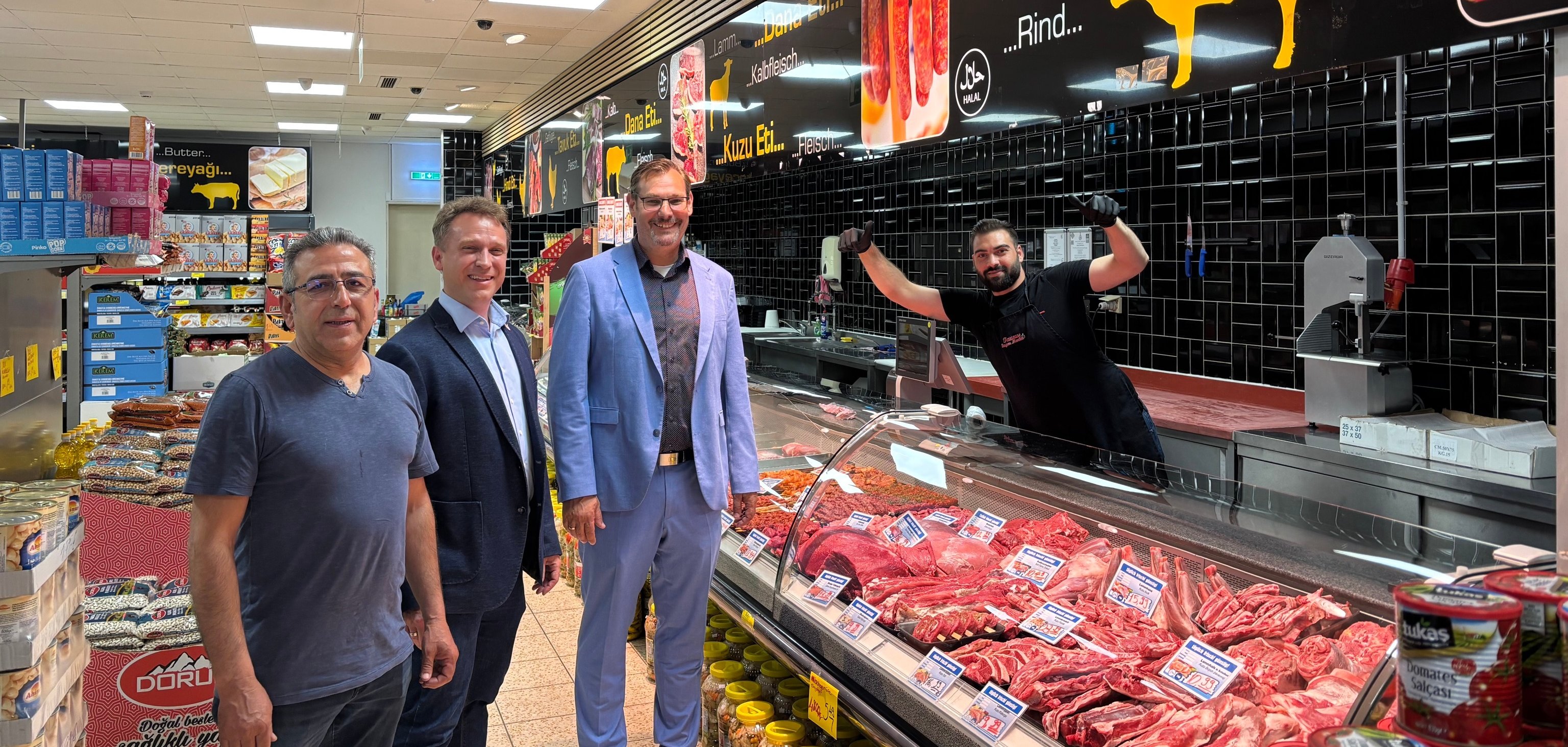 Die Rathausspitze im Supermarkt.