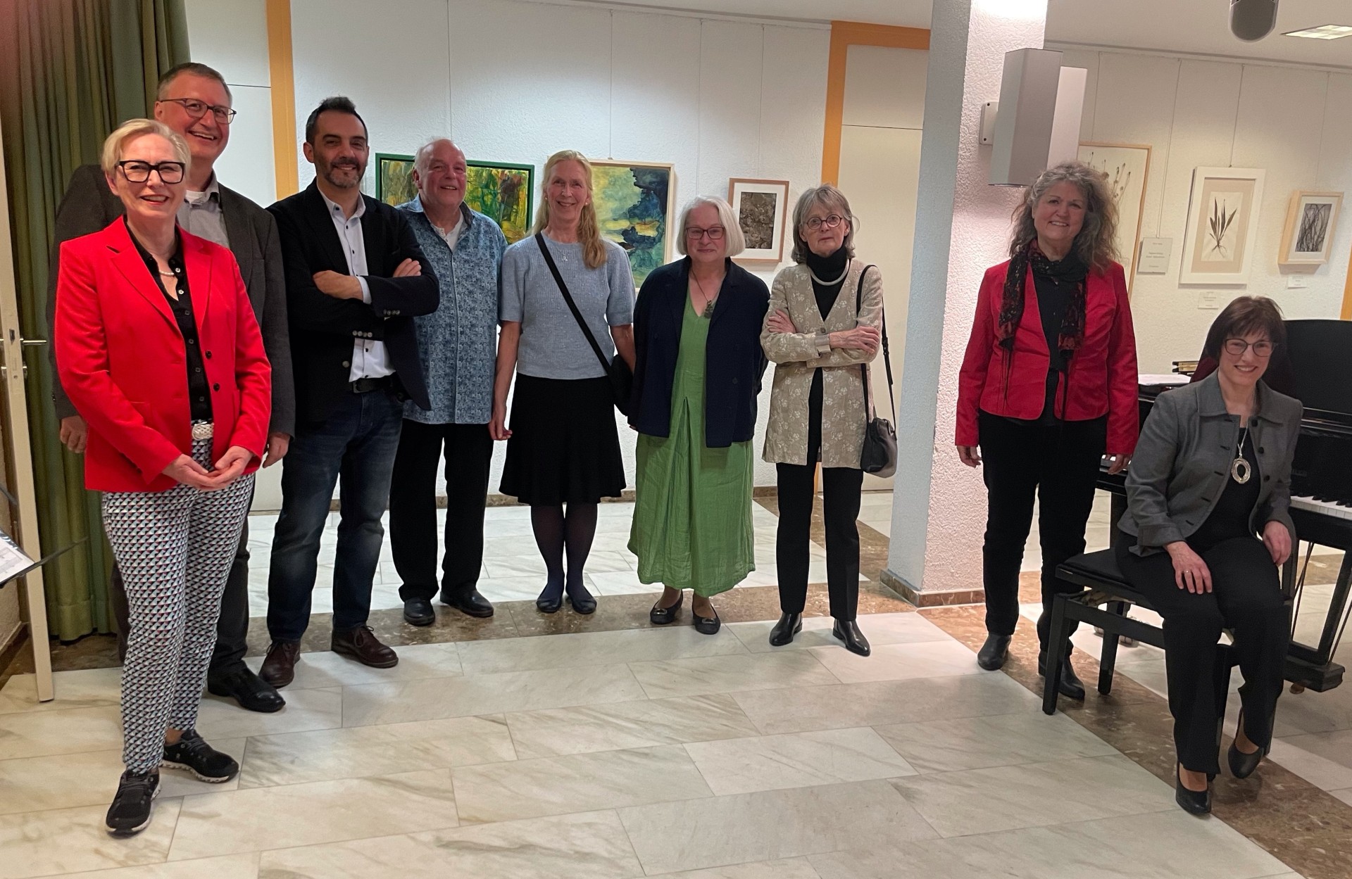 Die ausstellenden Künstler bei der Vernissage.