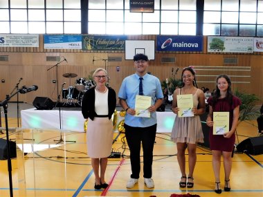 Schüler bekamen Johann-Georg-Schröder-Preis für besondere Verdienste.
