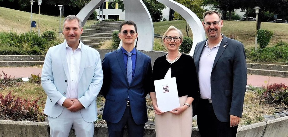 Wetterau-Bei mit Gratulanten.