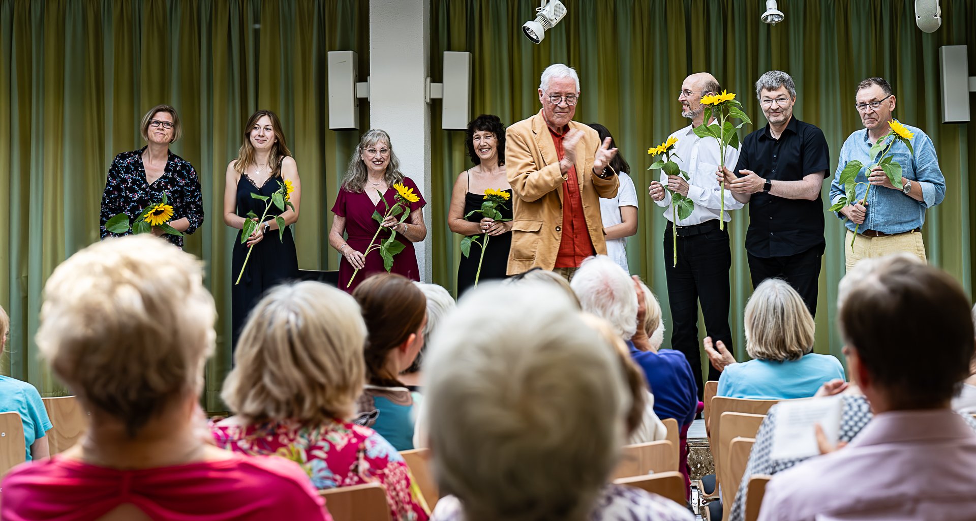 Die TEilnehmer/innen, Dietmar Vollmert und ein volles Rathaus.
