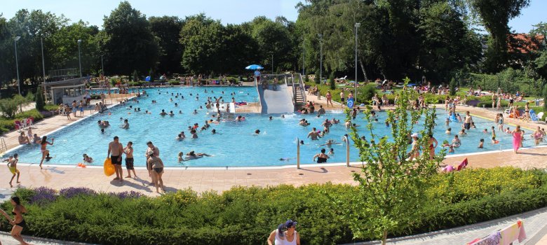 Betrieb im Parkbad Parkbad_Schmuckbild.jpg