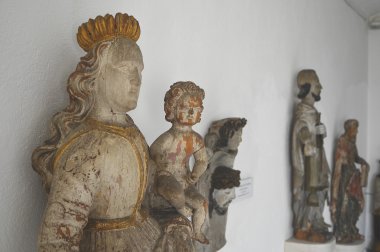Statuen aus Bonifatius-Kapellen.
