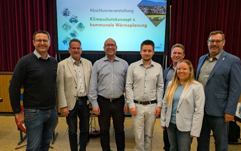 Die Referent/innen und die Rathausspitze.