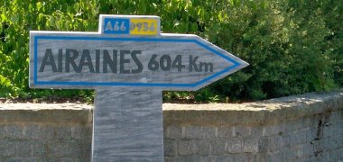 Partnerscahft Airaines Wegweiser am PlvAiraines_2002.jpg