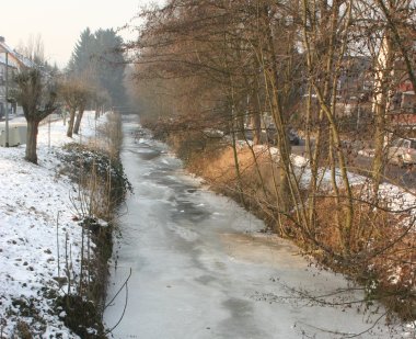 Winterlicher Schwarzbach IMG_3875.JPG